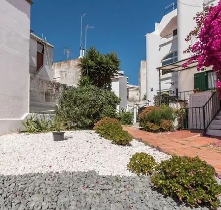 Gorgeous 1 Bedroom House 200m From The Apartment